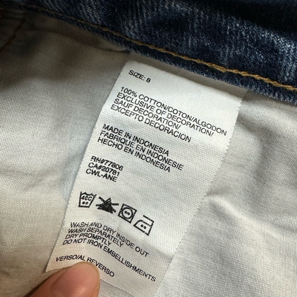 Y2K Tommy Hilfiger embroidered Capris - Picture 7 of 8